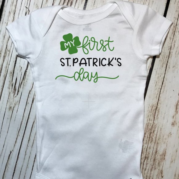 St. Patrick's Day Gerber Onesie - Picture 1 of 5
